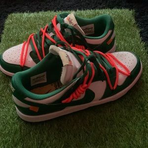 Off white pine green dunks